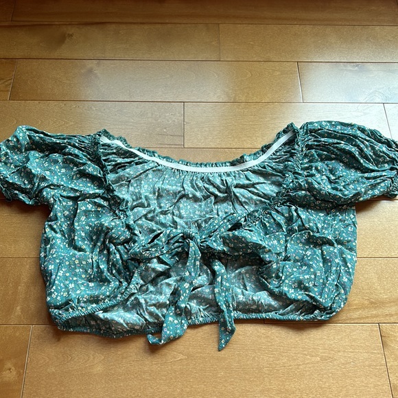 American Eagle Off-Shoulder Shirt - Picture 3 of 5